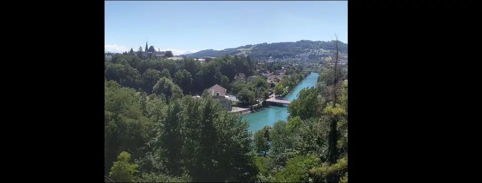 The Aare running green below the Old Town