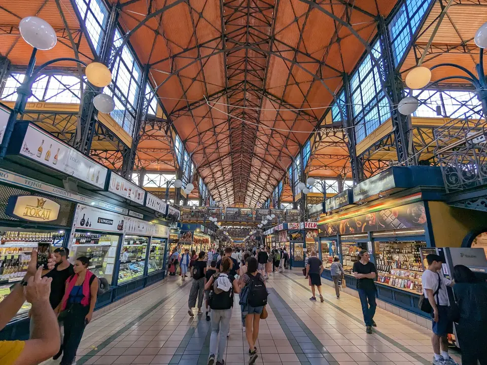The main aisle of the Great Market Hall