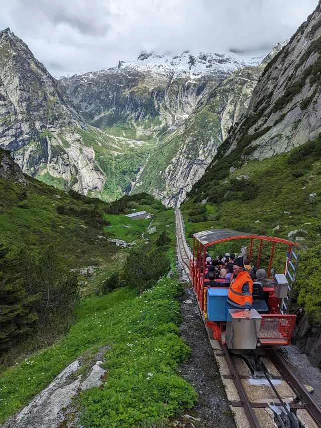 The funicular climbing the 106 percent gradient