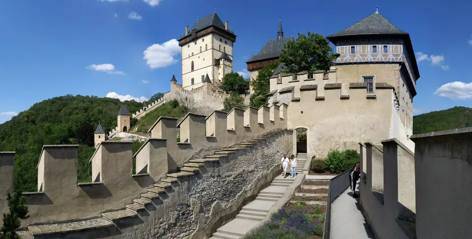 The stepped path up to the gate