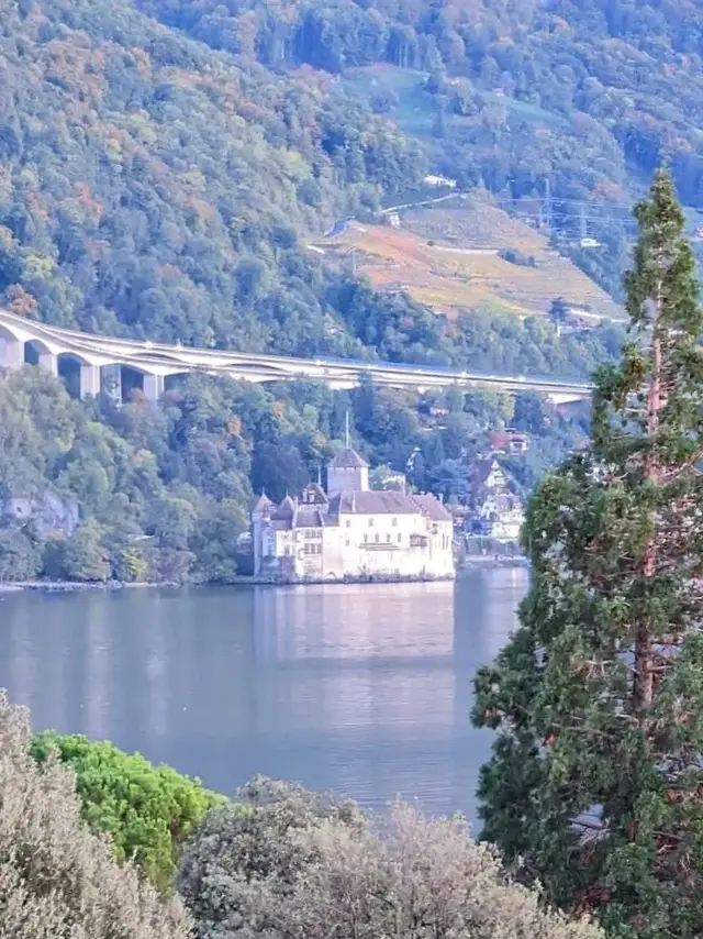 Château de Chillon on the lake, the highway viaduct above it