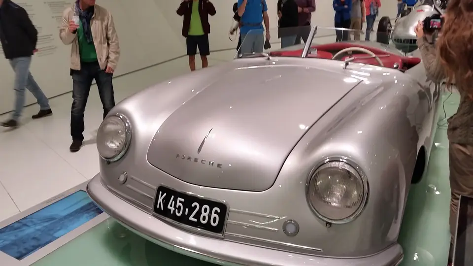 The same roadster head-on, plate K 45·286