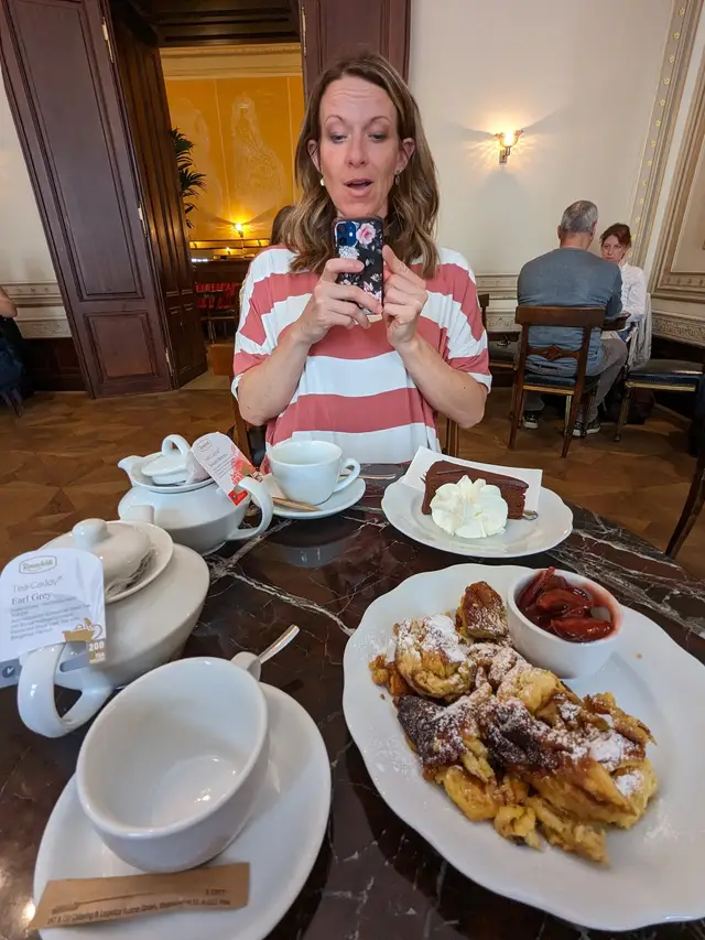 Coffee and cake in a Viennese café