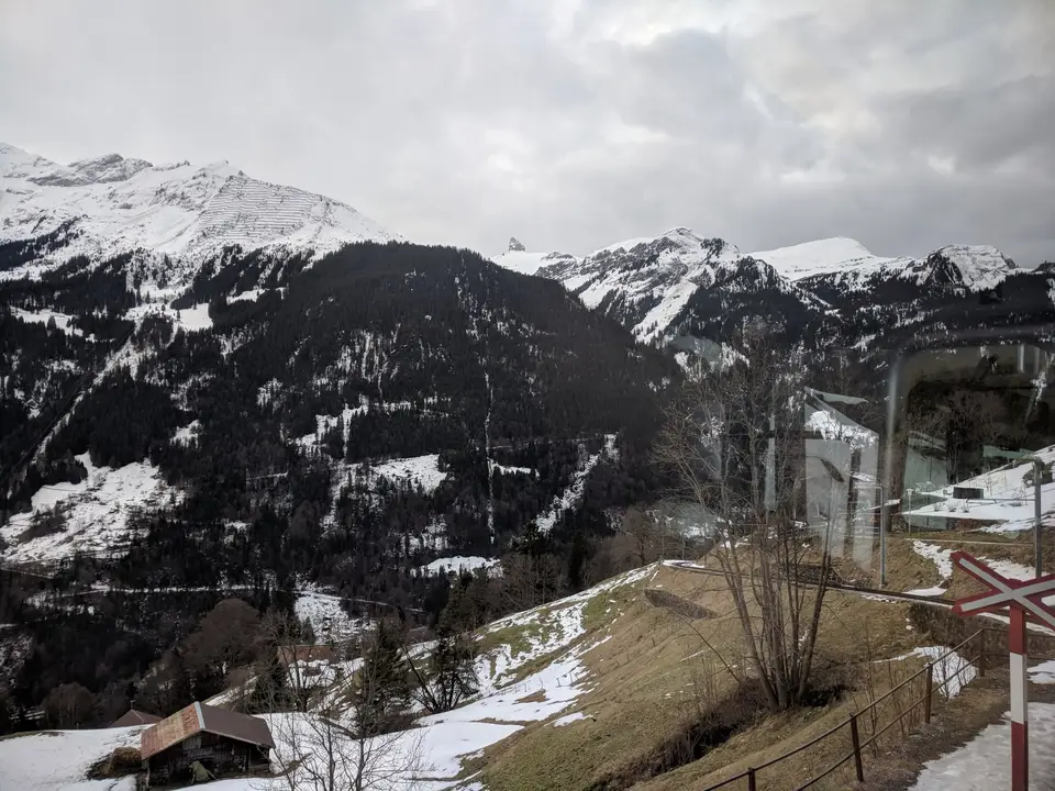 The Lauterbrunnen valley in winter from the shelf